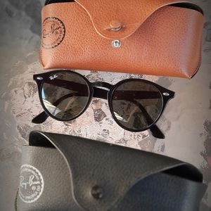 RAY BAN GLASSES & LEATHER CASES